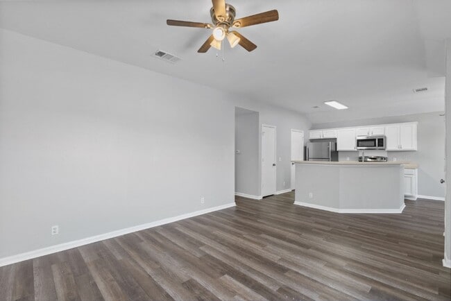 Building Photo - 3301 El Salido Pkwy