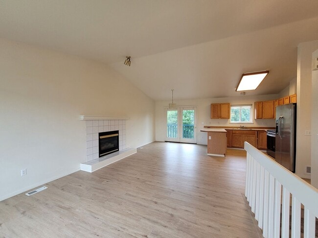 Photo - 1601 Waterwood Cir House