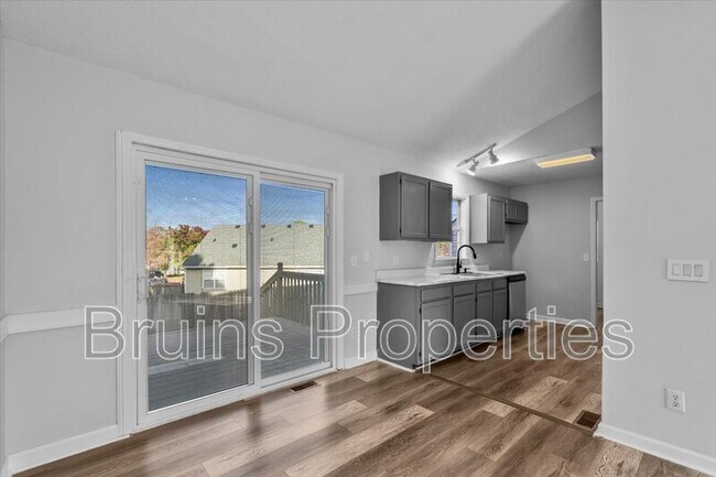 Building Photo - 3011 Butterwood Dr