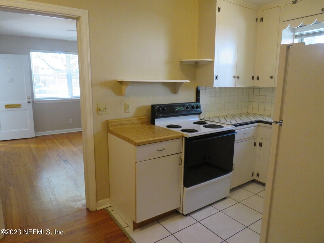 Primary Photo - 3582 Hedrick St