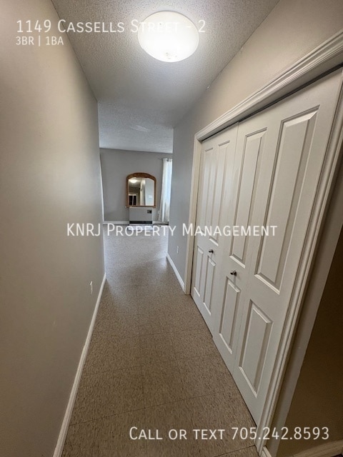 Building Photo - 3 Bedroom Second Floor Apartment