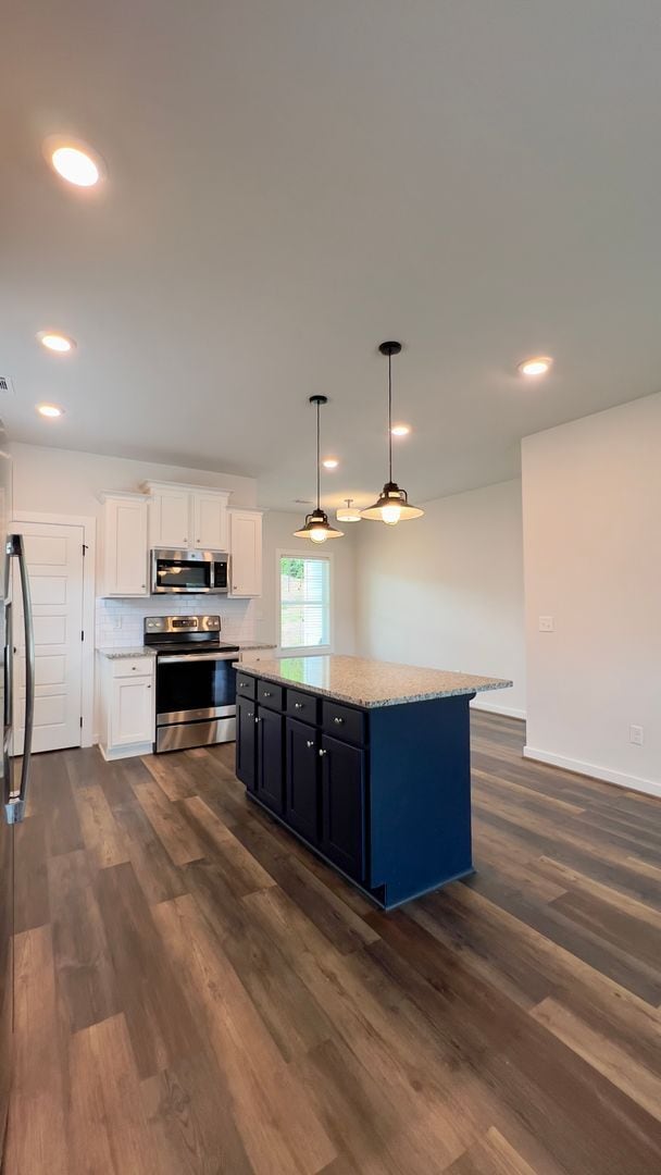 Building Photo - Available Home in Ross Park!