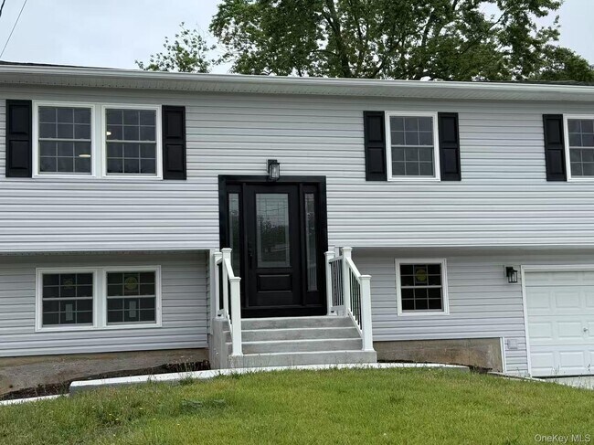 Building Photo - 495 Hawkins Rd