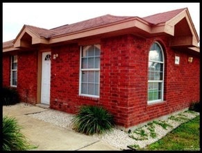Building Photo - 14 Zelma St