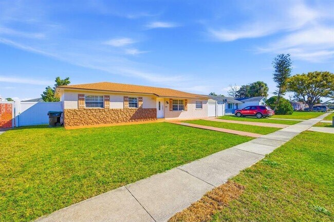 Foto del edificio - 5681 Tulip Ave