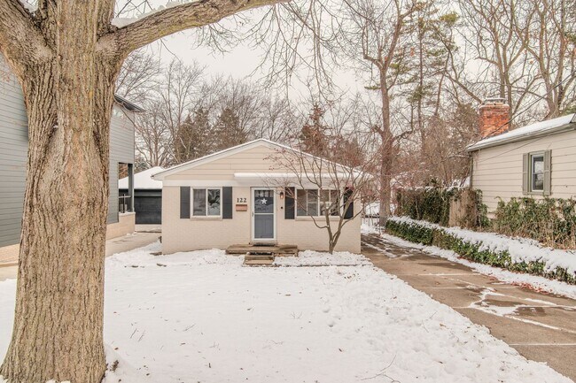 Foto del edificio - Beautifully Crafted 3-Bed Ranch in the Heart of Rochester