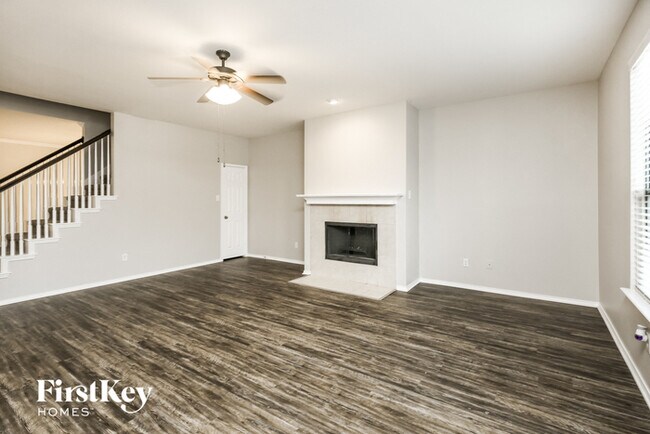 Building Photo - 429 Emerald Creek Dr