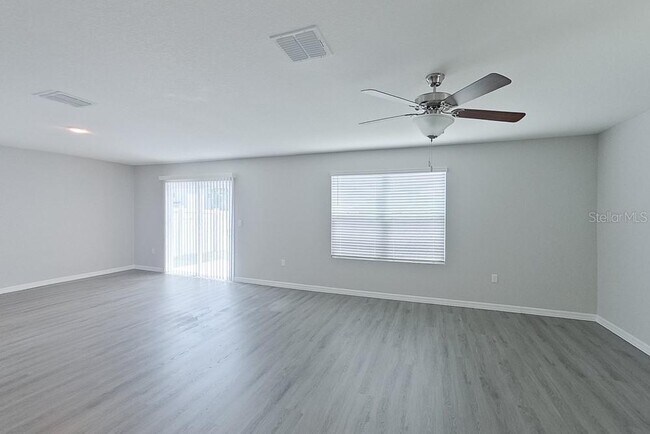 Building Photo - 8645 SW 44th Ct