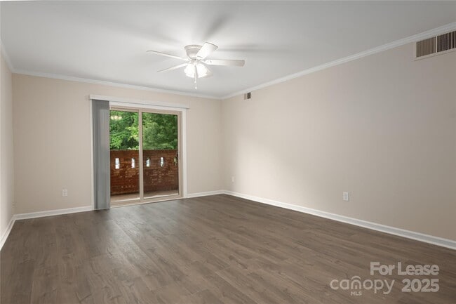Building Photo - 4739 Hedgemore Dr