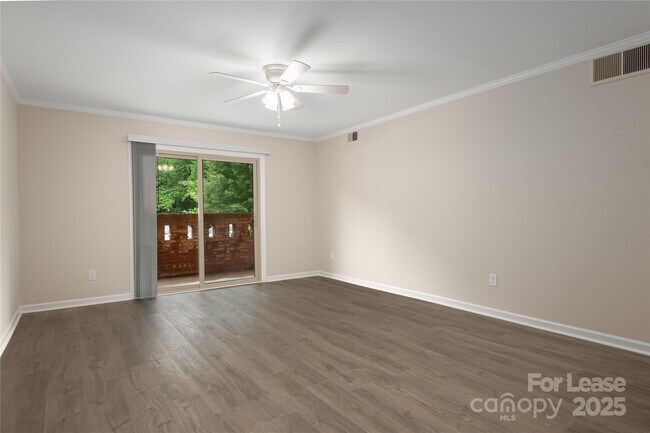 Foto del edificio - 4739 Hedgemore Dr