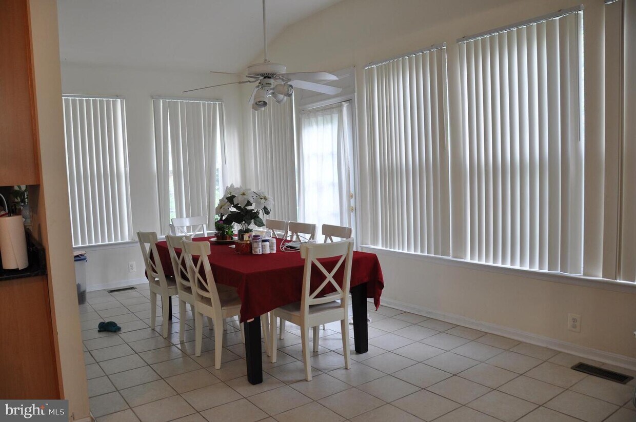 Foto principal - 46163 Westridge Dr