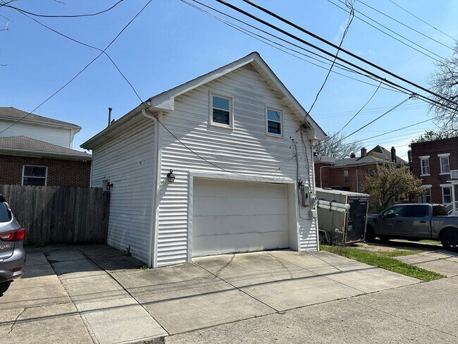Foto del edificio - 1177 Highland St