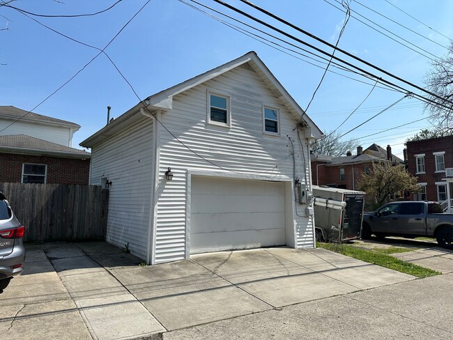 Building Photo - 1177 Highland St