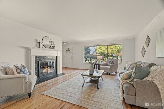 Foto del edificio - Spacious rambler-style 4 bed 2 bath house in Edmonds