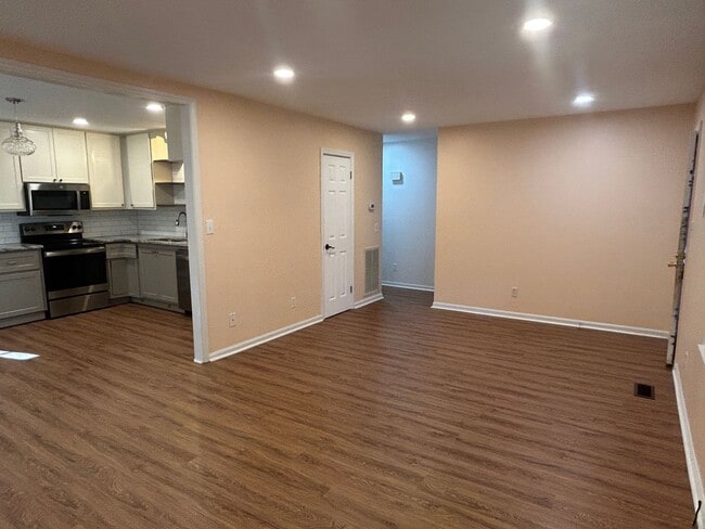 Foto del edificio - 7409 Barberry Ct