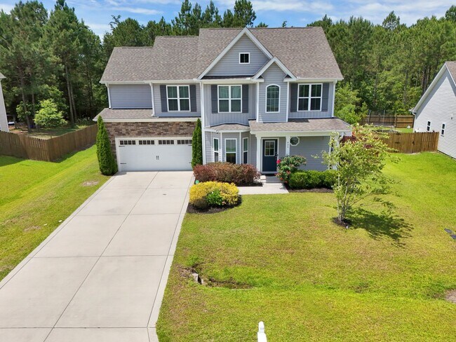 Foto del edificio - 4 bedroom 2.5 bathroom home close to beaches, shopping, and Marine Corps Bases.
