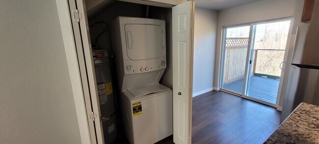 Foto del edificio - Spacious & Cozy Townhome for Rent