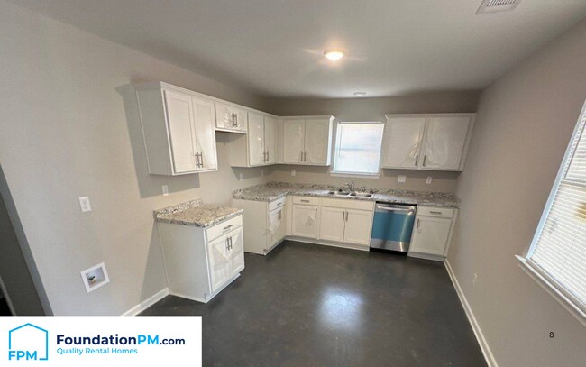 Building Photo - 2381 Carnes Ave