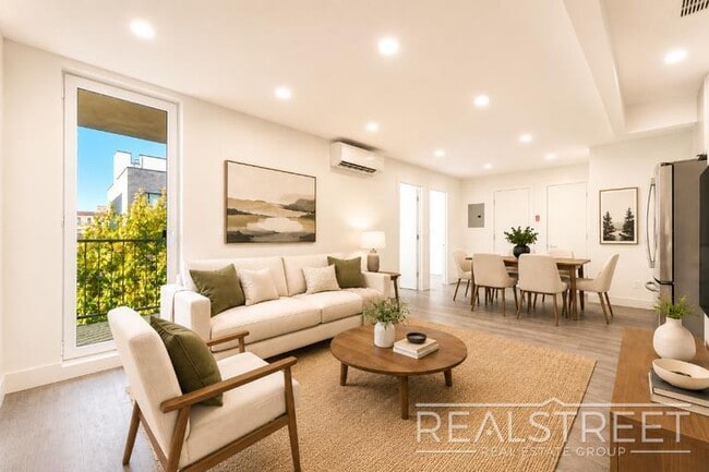 Building Photo - Stunning 2 BED w/ Balcony in Bushwick!
