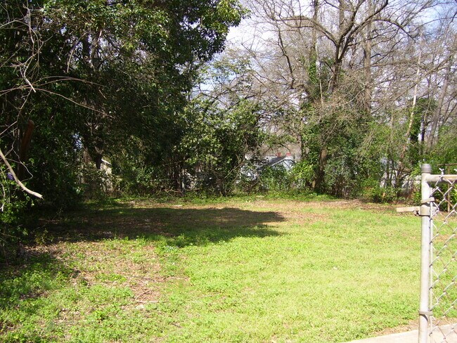 Foto del edificio - 18 Pleasant Ridge Ave