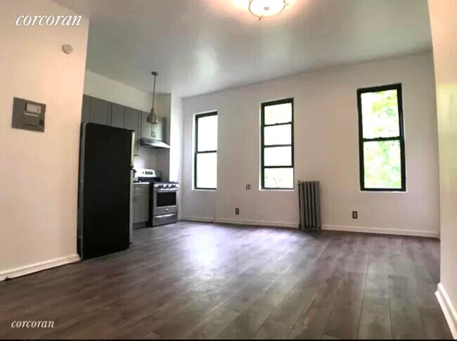 Foto del edificio - 1355 Jefferson Ave