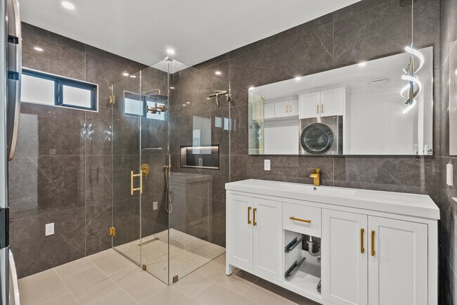 Foto del edificio - 10144 Gaviota Ave