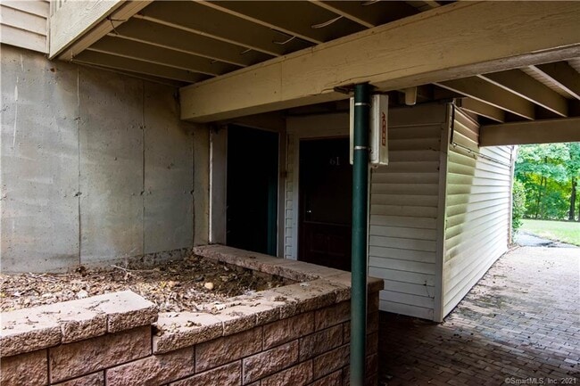Building Photo - 61 Woodland Dr