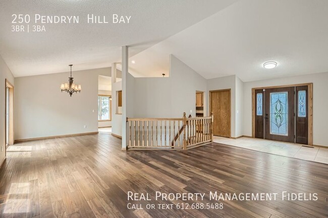 Building Photo - Fantastic 3 Bed, 3 Bath Home in Woodbury. ...