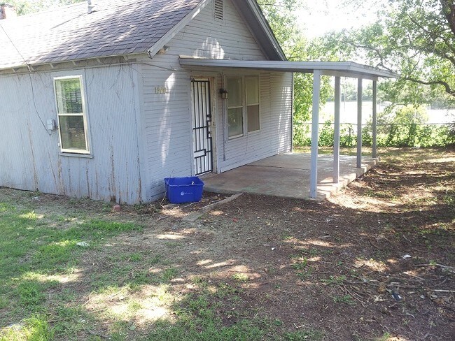 Building Photo - 1500 N Magnolia St