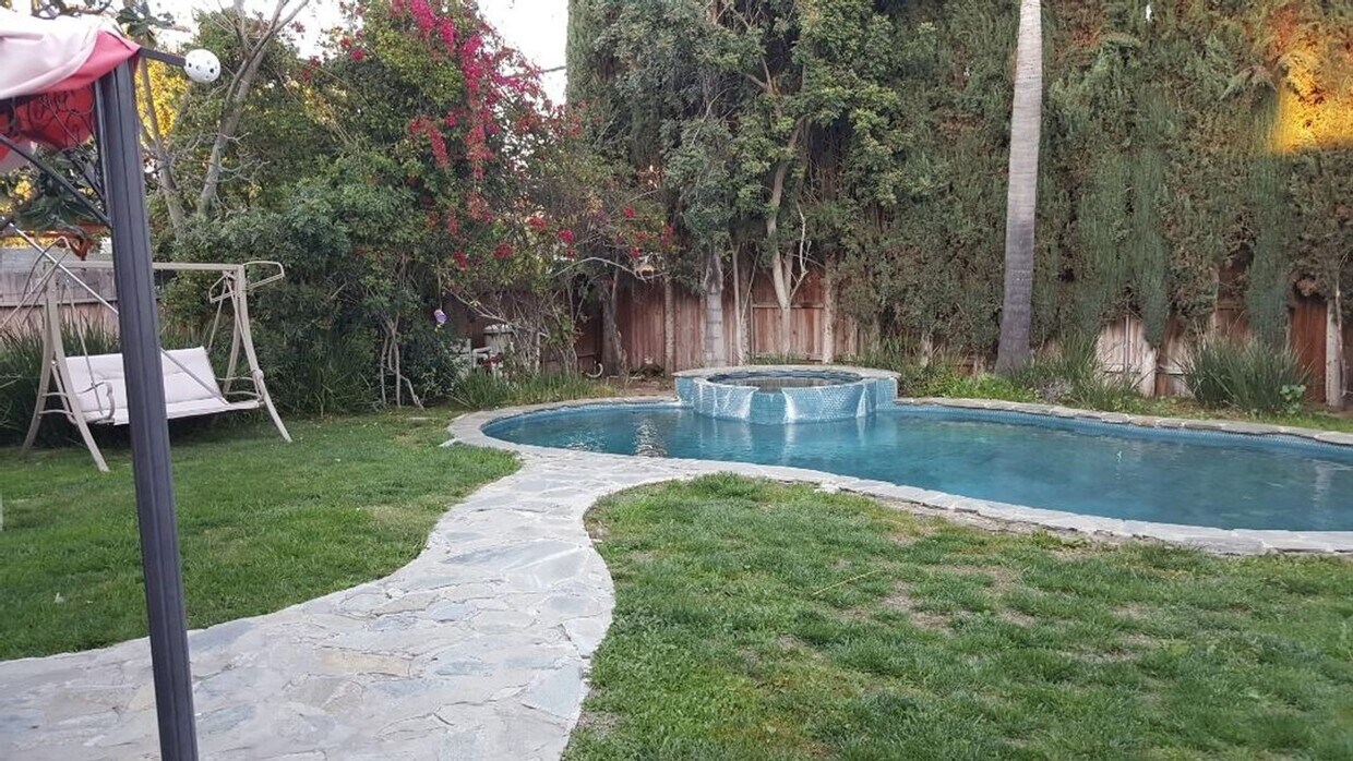 Foto principal - 5122 Lindley Ave