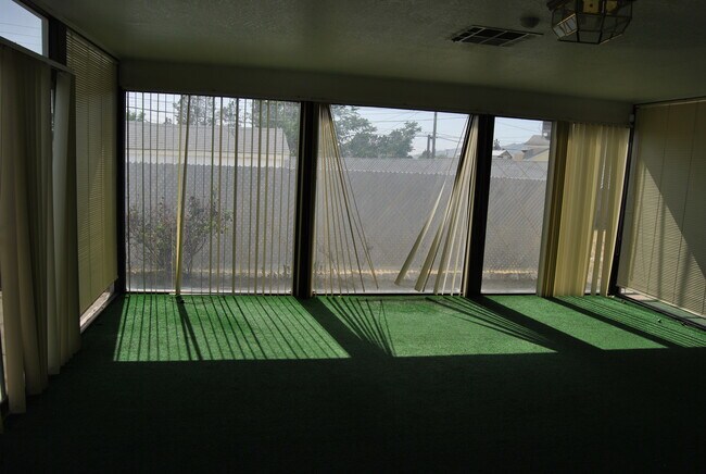Foto del edificio - 929 Giles Rd