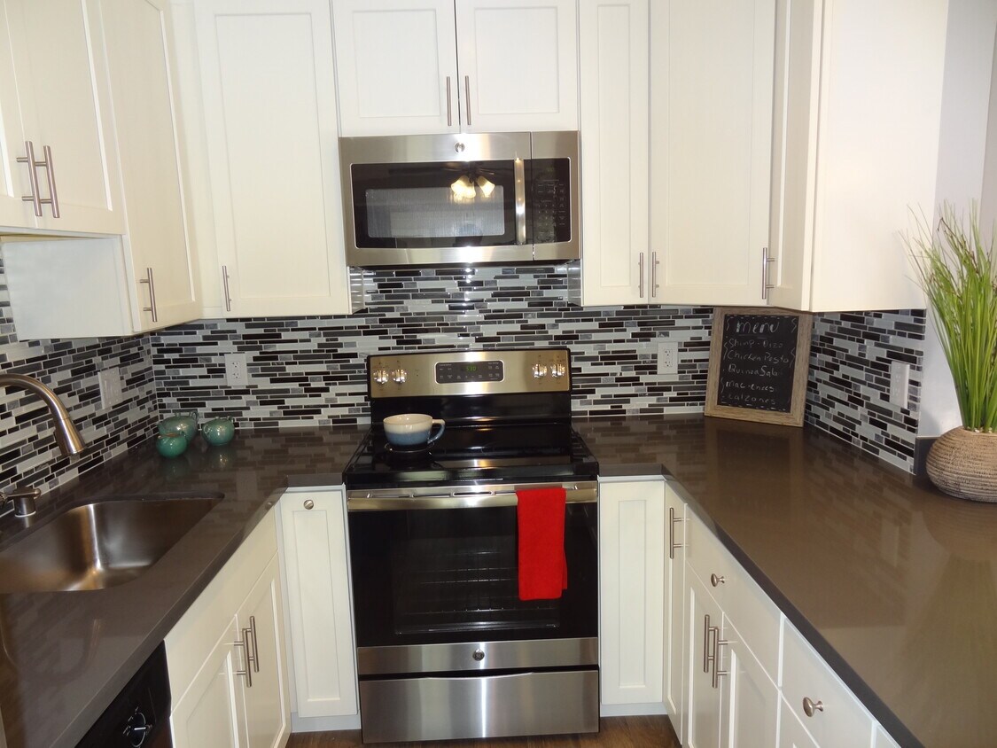 Foto principal - 852 Jordan Ave