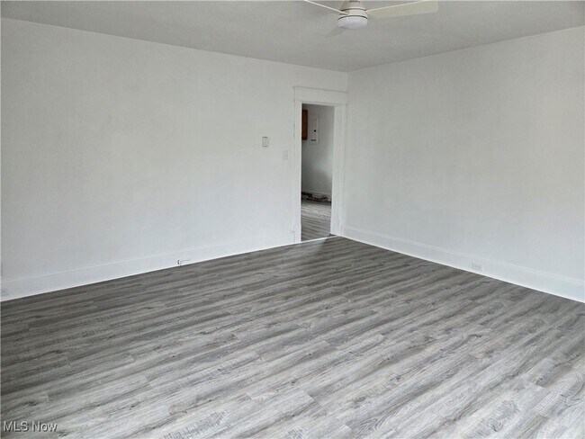 Foto del edificio - 449 2nd Dr NE