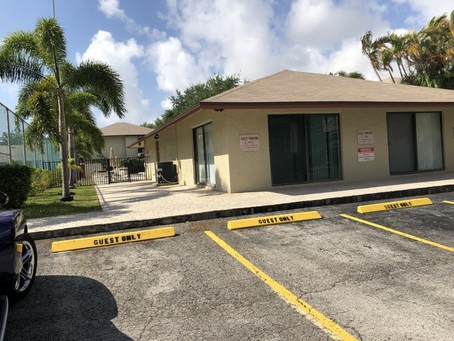 Clubhouse - 1750 NE 39th Ct