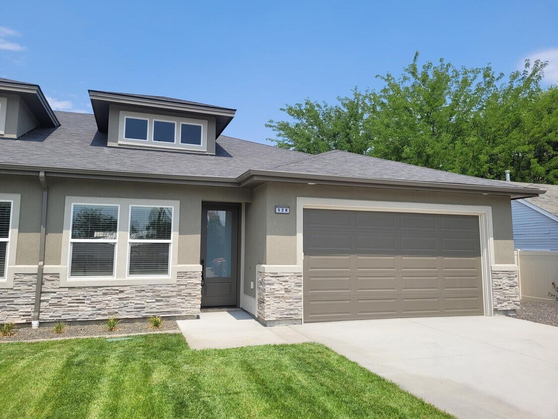 Primary Photo - Brand New Townhome in Meridian! $500 Off F...