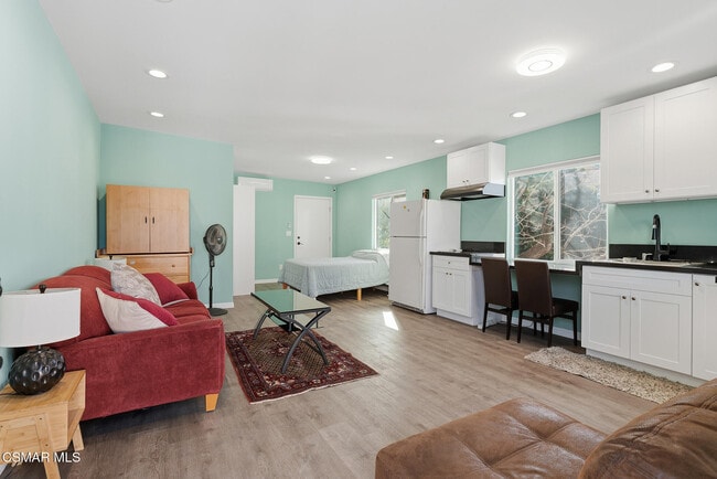 Building Photo - 263 McKnight Rd