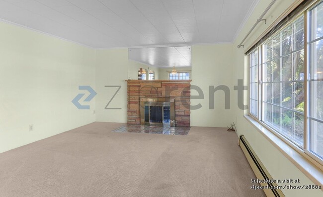 Building Photo - Unit