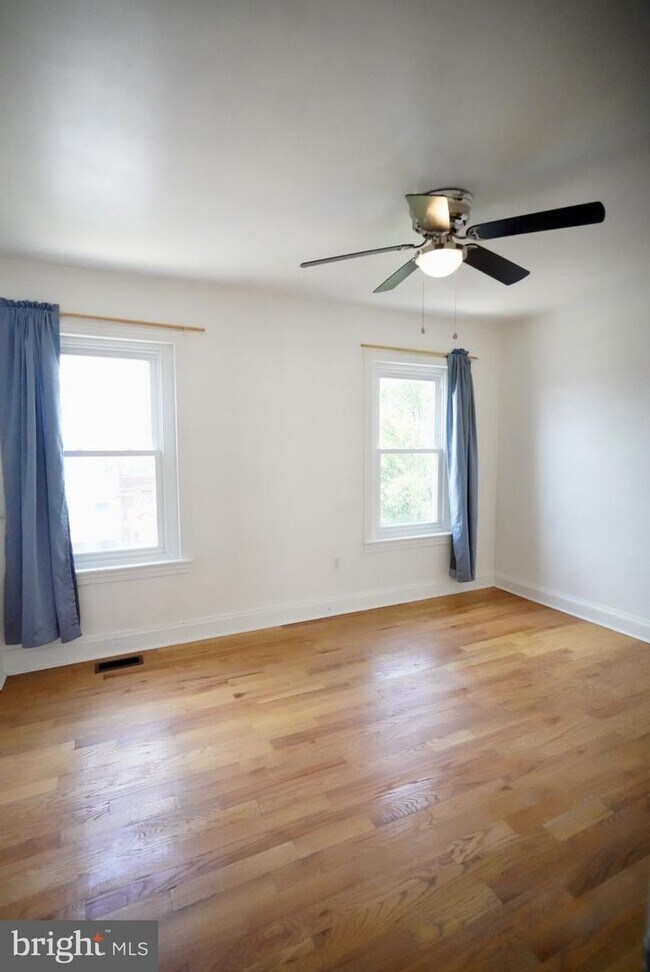 Building Photo - 1033 Belmont Ave