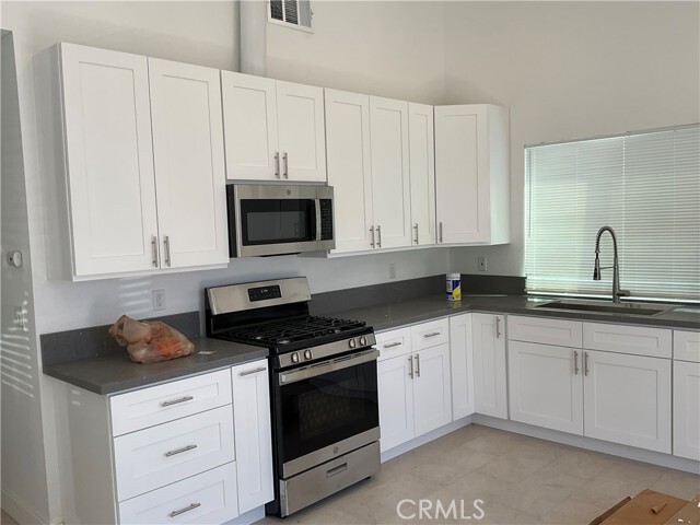 Foto del edificio - 17371 Queens Ln