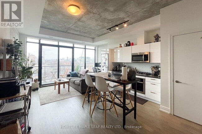 Building Photo - 608 Richmond St W