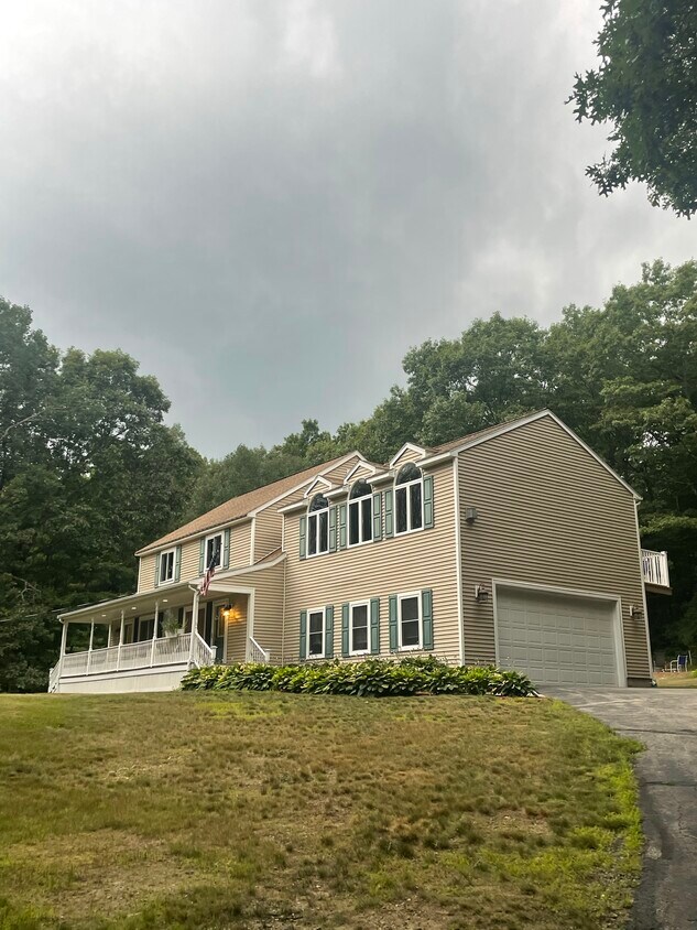 117 Barretts Hill Rd, Hudson, NH 03051 Townhome Rentals in Hudson NH