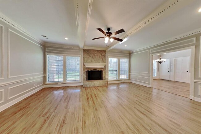 Foto del edificio - 5207 Maple Terrace Dr