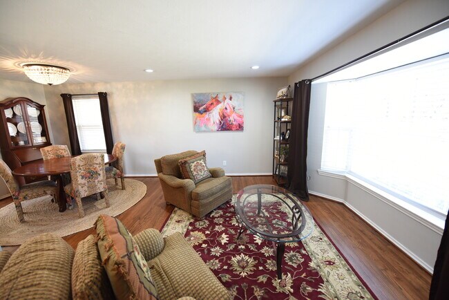 Building Photo - Lovely Richardson Heights home!