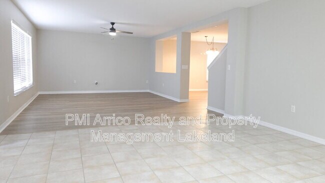 Foto del edificio - 6955 Lake Eaglebrooke Dr