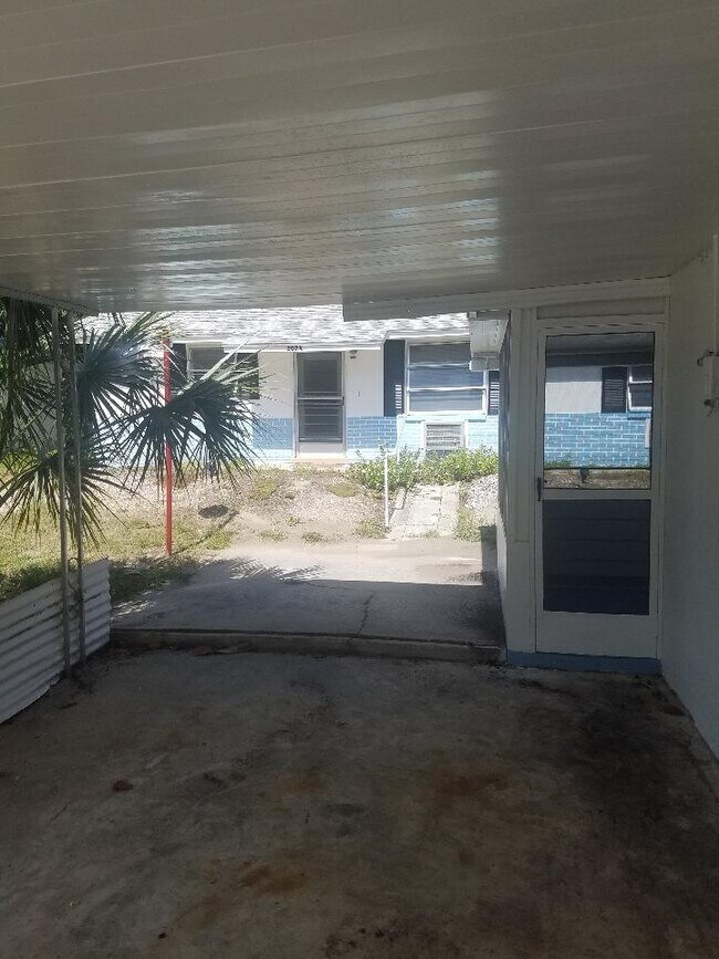 Cochera de la casa - 507 Ulelah Ave