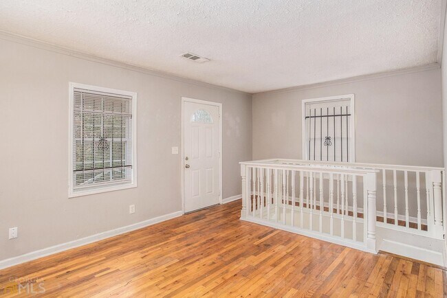 Foto del edificio - 1386 Kennesaw Dr NW