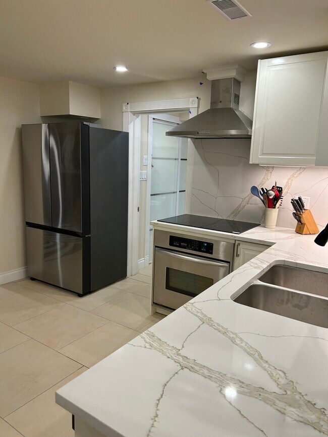 Photo du bâtiment - 9211 Chapmond Cres