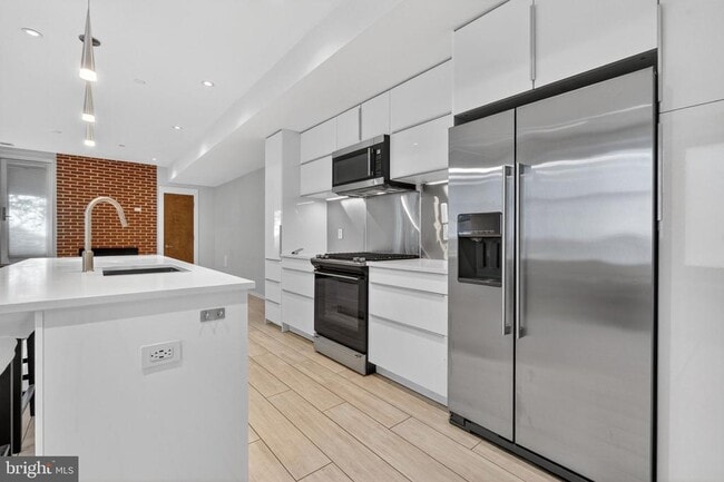 Building Photo - 1620 15th St NW