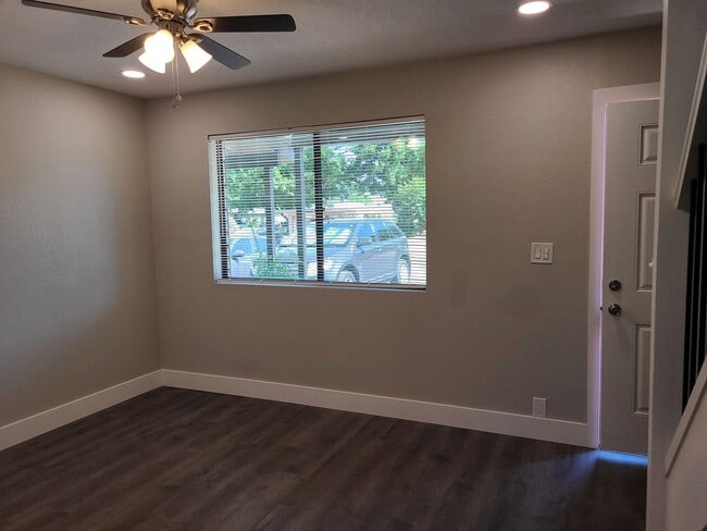 Interior Photo - 333 N 16th St