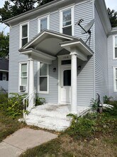 Building Photo - 1518 W Charles St